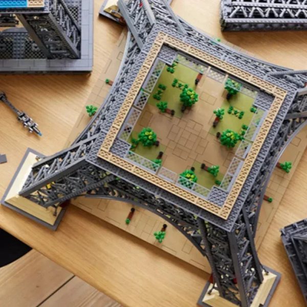 10001Pcs Eiffel Tower Bulding Blocks 1.5M Compatible Tall Model Bricks