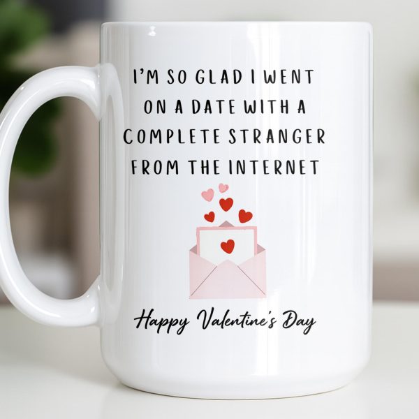 Glad I Went On A Date With A Complete Stranger, Hearts And Cityscape - Personalized Custom Coffee Mug - CPL1362_MG
