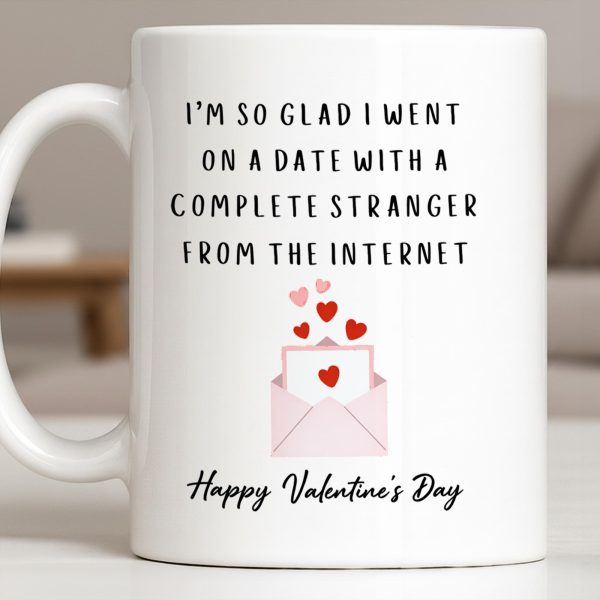 Glad I Went On A Date With A Complete Stranger, Hearts And Cityscape - Personalized Custom Coffee Mug - CPL1362_MG