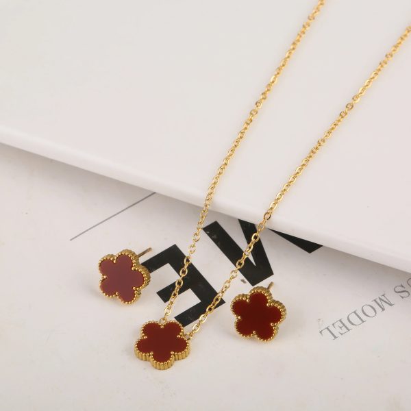 Gold Plated Five Leaf Flower Adjustable Bracelet