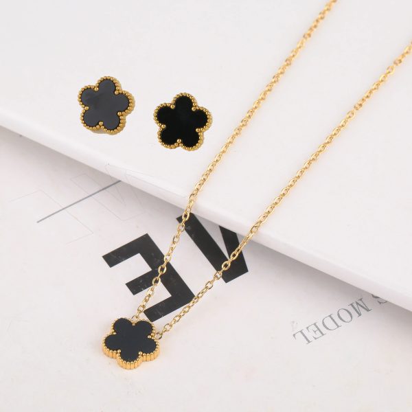 Gold Plated Five Leaf Flower Adjustable Bracelet