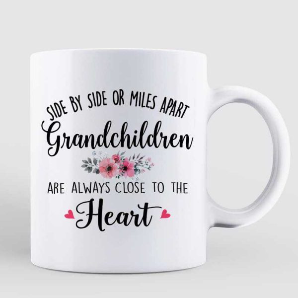 Grandkids Grandma Side By Side Family Personalized Mug