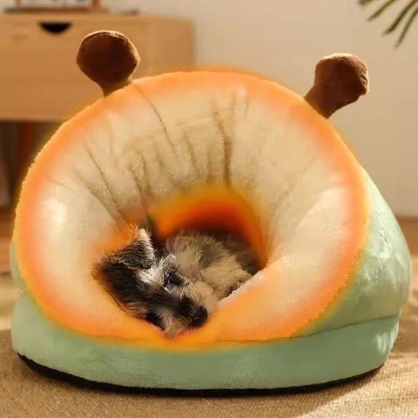 MADDEN Slipper-Shaped Dog Bed