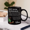 Show Supervisor Expert Who Fixes Issues Senior Mom Dad Retired - Personalized Mug