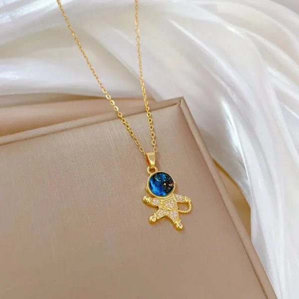 Titanium Steel Star Pendant Necklace in Gold Tone
